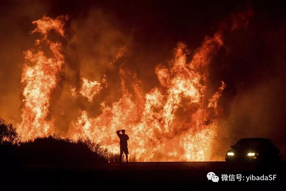 加州山火灾民，火焰将一切化为灰烬